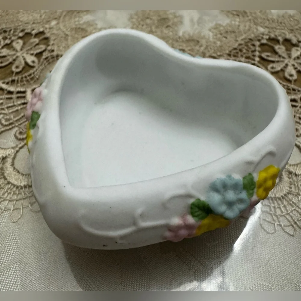 Vintage Ceramic Bisque Heart Trinket Box 3D Hummingbird & Flowers Roses Floral